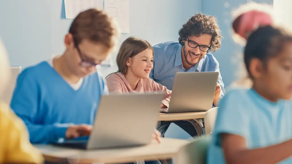 Educação e tecnologia: A dupla que faz sua escola crescer! 