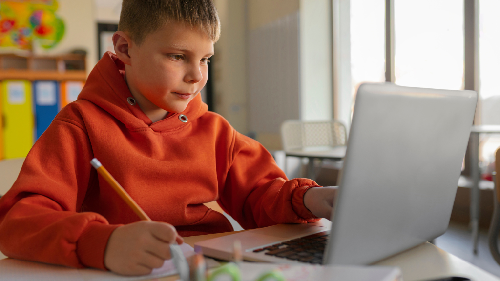 Imagem destaque para ECA Digital: o que perguntar ao fornecedor de tecnologia da sua escola